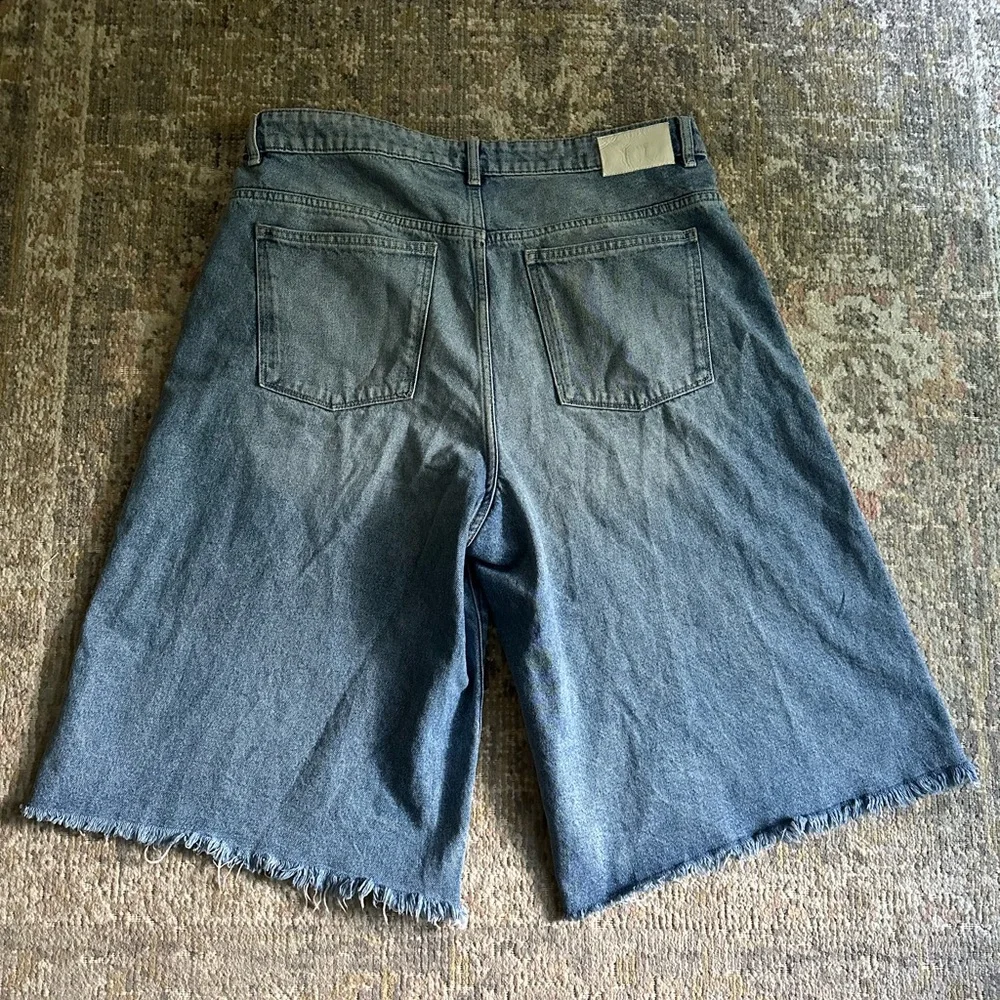 DL1961 Lucila Ultra High Rise 15” Denim Bermuda Shorts Clear Sky Size 32 Revolve